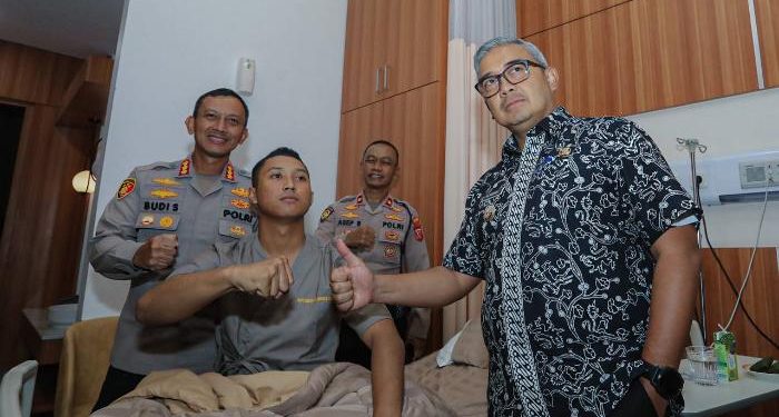 Jenguk Anggota Polisi Pengamanan Laga Persib, Wali Kota Bandung: Bentuk Kolaborasi Forkopimda
