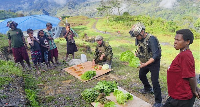 Borong Harapan di Tanah Wombru: Ketika TNI Membeli, Bukan Sekadar Membantu