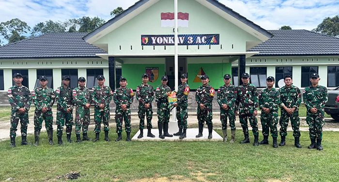 Dansatgas Yonkav 3/AC Laksanakan Kunjungan Kerja ke Jajaran Pos Satgas Guna Pelihara Moril Anggota