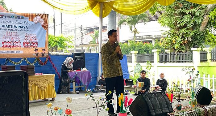 Anggota Komisi IV DPRD, Panglima Ulung Bagikan Motivasi di Acara Kelulusan Siswa SDN 223 Bhakti Winaya