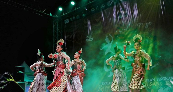 Perpaduan Seni Tari dan Budaya Nusantara yang Menginspirasi, Pagelaran Gayatri