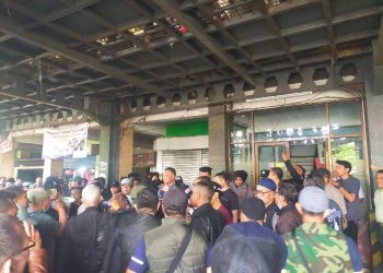 Pedagang Pasar Tradisional Geruduk PD. Pasar Bermartabat, di Jalan Sederhana