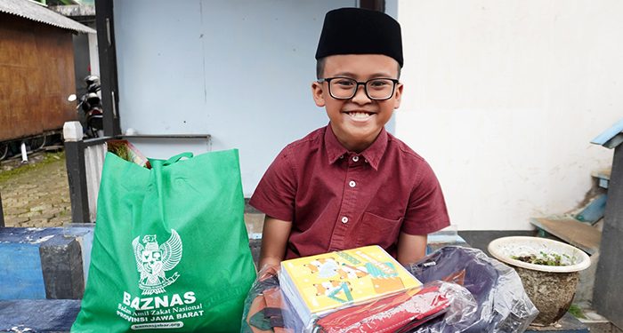 BAZNAS Provinsi Jawa Barat Salurkan Bantuan ke 56 Anak Yatim di Pesantren Tahfidz Quran Al Muqarrabun