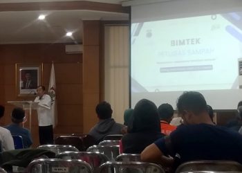 DLH Kota Cimahi Gelar Bimtek untuk Para Petugas Sampah