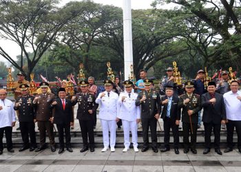 Ketua DPRD Kota Bandung Hadiri Upacara HUT Bhayangkara ke-79, Polri untuk Rakyat
