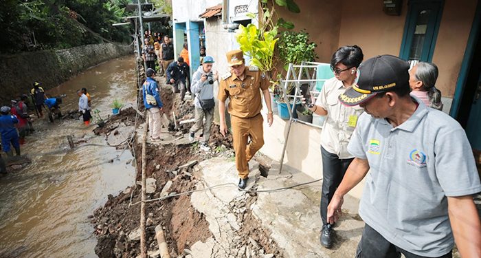 Wakil Walikota, Erwin Langsung Gerak Cepat Tangani Longsor di Cicaheum