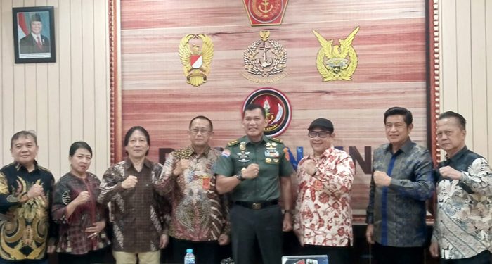 Bertemu Menkum dan Kapuspen TNI: Presiden Titip Pesan PWI Harus Solid dan Bersatu