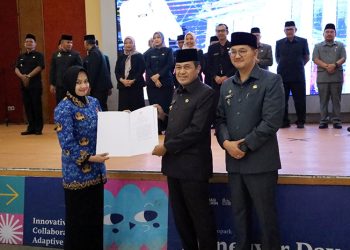 Penyerahan 920 SK PPPK dan 20 Kepala Sekolah Kota Cimahi