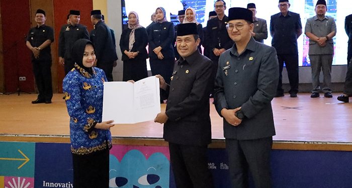 Penyerahan 920 SK PPPK dan 20 Kepala Sekolah Kota Cimahi