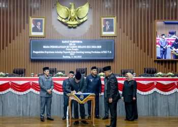 Raperda Perubahan APBD 2025 Kota Bandung Disahkan