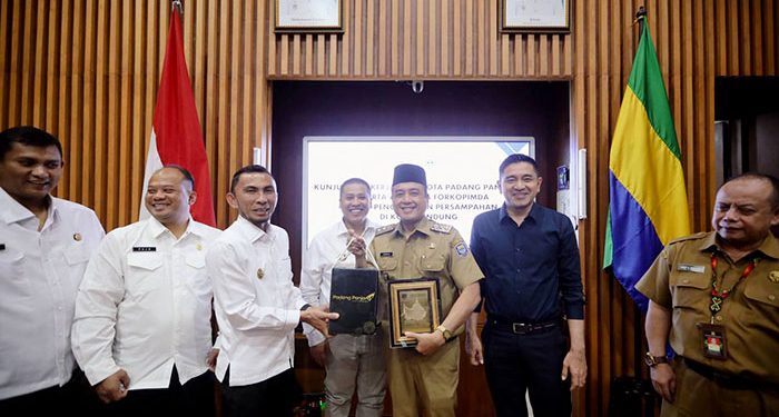Pemkot Bandung dan Padang Panjang Berbagi Strategi Atasi Persoalan Sampah
