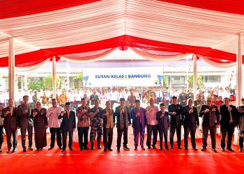 Ahmad Rahmat Hadiri Penyerahan Remisi Umum Tahun 2025 di Rutan Kelas I Kota Bandung