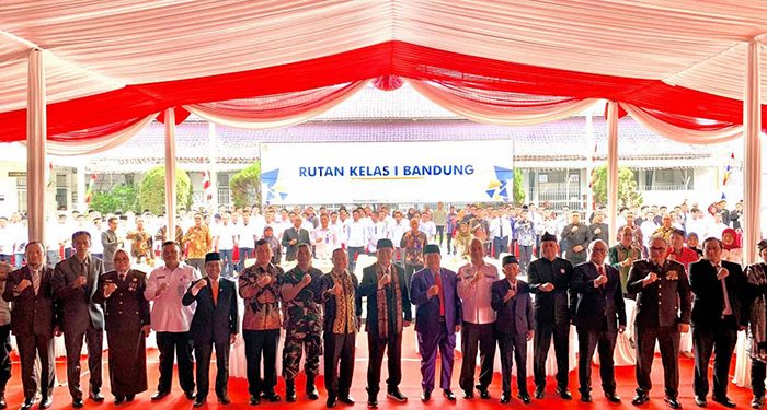 Ahmad Rahmat Hadiri Penyerahan Remisi Umum Tahun 2025 di Rutan Kelas I Kota Bandung