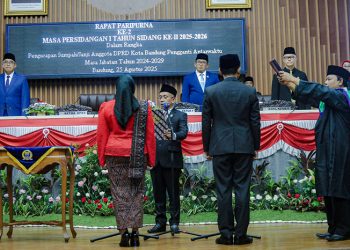 Dua Anggota DPRD Kota Bandung PAW Periode 2024–2029 Diambil Sumpah