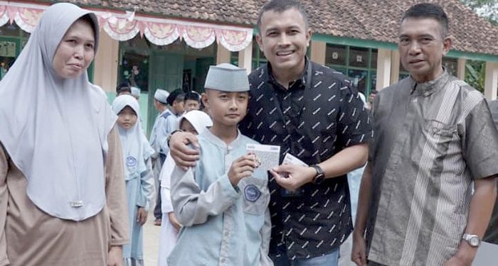 Dukung Peningkatan Kualitas Pendidikan di Indonesia, BRI Salurkan Bantuan Beasiswa bagi Pelajar