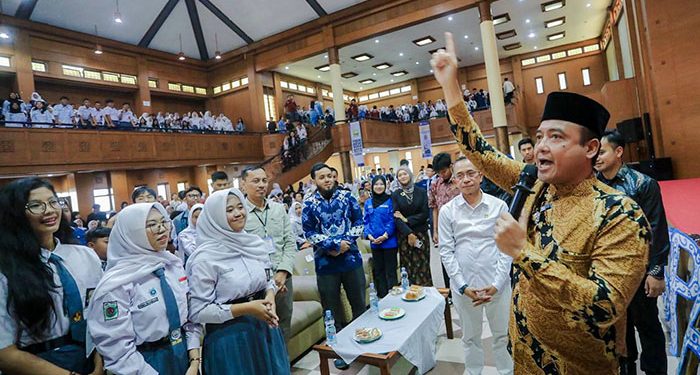 Erwin Berharap, Para Pelajar Aktif Berorganisasi