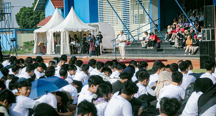 Farhan Beri Kuliah Umum Tahap Pertama TPB untuk 9.720 Mahasiswa Baru Unpad