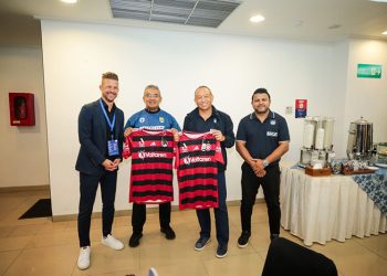 Walikota Bandung Farhan bersama Wakil Wali Kota, Erwin Hadir Langsung di Tengah-Tengah Ribuan Bobotoh