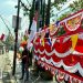 Pedagang Bendera Ramaikan Kota Bandung Jelang 17 Agustus, Merah Putih Berkibar
