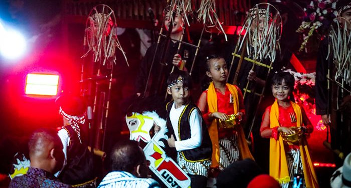 Suara Angklung Kembali Menggema Dengan Penuh Kehangatan di Gedung De Majestic
