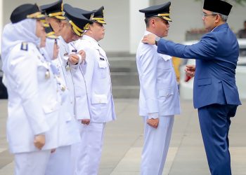 Wali Kota Bandung Lantik 90 Pejabat Baru, Tegaskan Jawab Kritik dengan Kerja Nyata