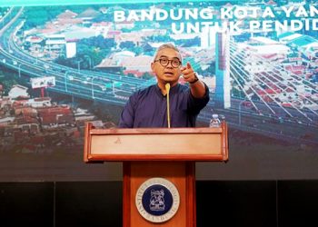 Peluang Pengembangan Ekonomi Kreatif, Bandung Kota Wisata dan Pendidikan