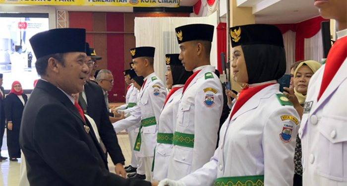 Wali Kota Cimahi Kukuhkan Paskibraka Jelang HUT RI
