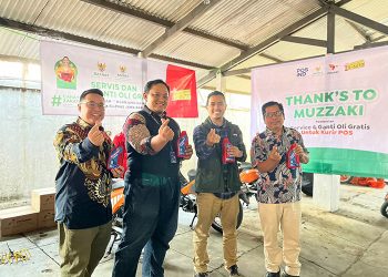 PosIND Kolaborasi dengan BAZNAS Jabar Berikan Service dan Ganti Oli Gratis untuk 100 Kurir