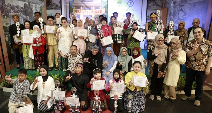 Inilah Deretan Juara Peserta Siswa SD Hingga SMA/SMK Pemenang Festival Literasi Kota Bandung 2025