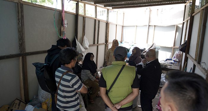 BRI Peduli Salurkan Bantuan Program “Yok Kita GAS” di Pasar Kosambi dan Bank Sampah KB Soka Kota Bandung