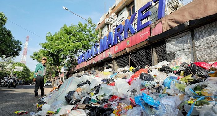 Buang Sampah Sembarangan Bakal Ditindak di Tempat