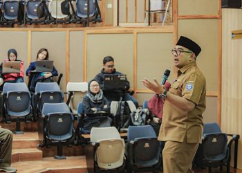 Farhan Bongkar “Rahasia” Integritas Seorang Politisi, di Hadapan Mahasiswa ITB