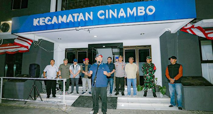 Farhan Ajak Warga Perkuat Kepedulian Sosial, Ber-Siskamling di Cinambo dan Rancasari