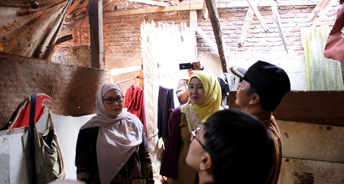 Komisi III DPRD Kota Bandung, Nunung Nurasiah Survei Calon Penerima Bantuan Perbaikan Rumah Tinggal