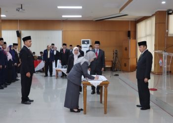 Sebanyak 123 Pejabat Fungsional Resmi Dilantik dan Diambil Sumpah Janjinya oleh Wali Kota Cimahi