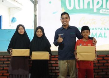 Dalam Rangka Maulid Nabi, BAZNAS Jabar Berbagi Kebahagiaan Bersama Santri