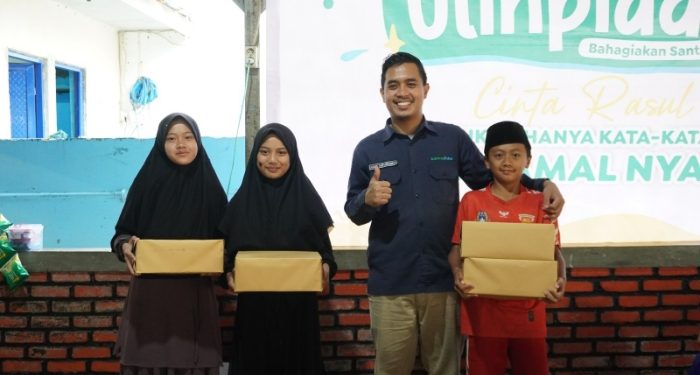 Dalam Rangka Maulid Nabi, BAZNAS Jabar Berbagi Kebahagiaan Bersama Santri