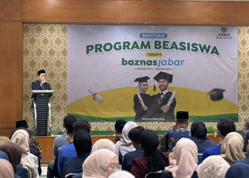 Sebanyak 102 Mahasiswa yang Berprestasi, BAZNAS Jabar Salurkan Beasiswa