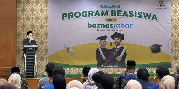 Sebanyak 102 Mahasiswa yang Berprestasi, BAZNAS Jabar Salurkan Beasiswa