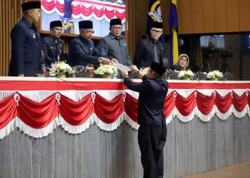 Pandangan Umum Bagi 4 Raperda Usulan Pemerintah Kota Bandung telah di Sampaikan oleh Fraksi Partai Golkar