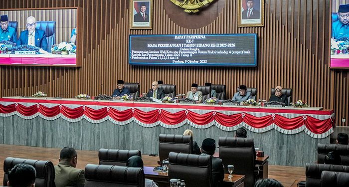 Jawaban Wali Kota Bandung Atas Pandangan Umum Fraksi-Fraksi DPRD Tentang 4 Raperda Baru