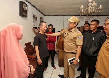 Korban Begal di Cinambo, Wakil Wali Kota Bandung Ulurkan Santunan untuk Junaedi