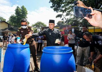 Pemkot Bandung Dukung Pemberantasan Peredaran Obat Ilegal, Polisi Musnahkan 2,7 Juta Butir Obat Terlarang