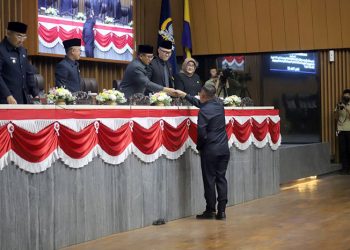 Di Fraksi PDI Perjuangan dan Fraksi PKS, Rapat Paripurna Umumkan Perubahan Alat Kelengkapan Dewan