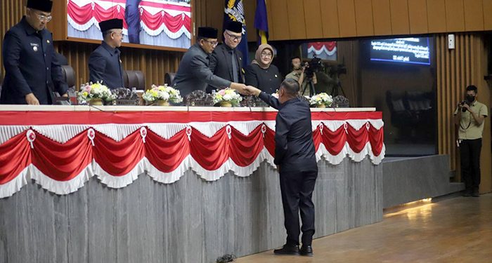 Di Fraksi PDI Perjuangan dan Fraksi PKS, Rapat Paripurna Umumkan Perubahan Alat Kelengkapan Dewan