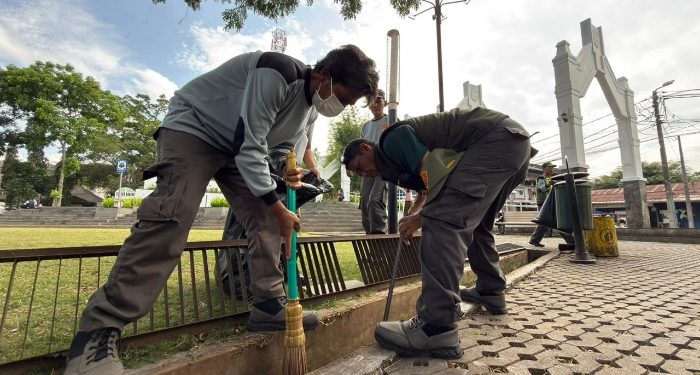 Aksi Nyata Jumat Bersih Sampah di Kota Cimahi