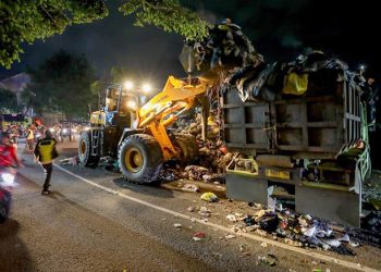Pemkot Bandung Bersihkan TPS Gunung Batu Timur, Sebanyak 100 Ton Sampah Diangkut