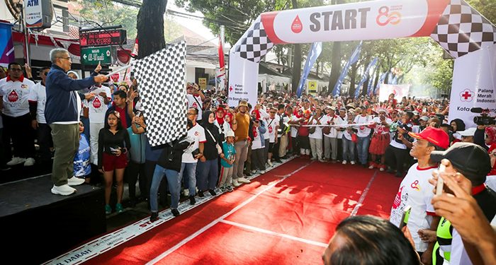 Sebanyak 5.000 Relawan Kemanusiaan Semarakan Gerak Jalan Sehat PMI Kota Bandung