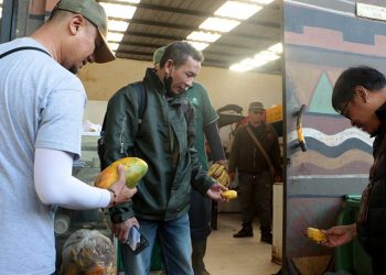 Pemkot Bandung Cek Langsung Penyaluran Pakan Satwa Kemenhut ke Kebun Binatang