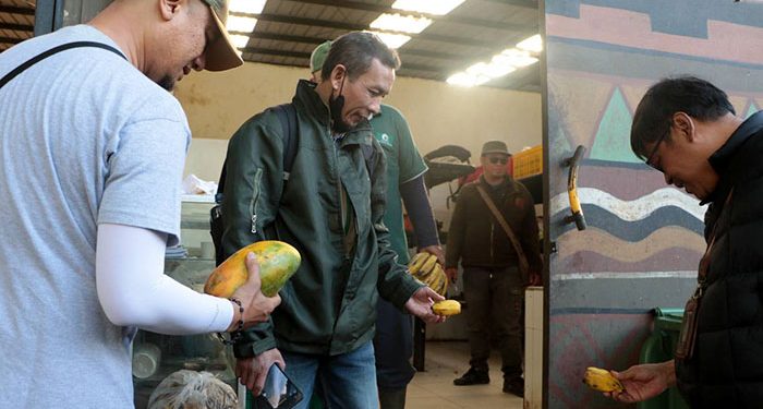 Pemkot Bandung Cek Langsung Penyaluran Pakan Satwa Kemenhut ke Kebun Binatang